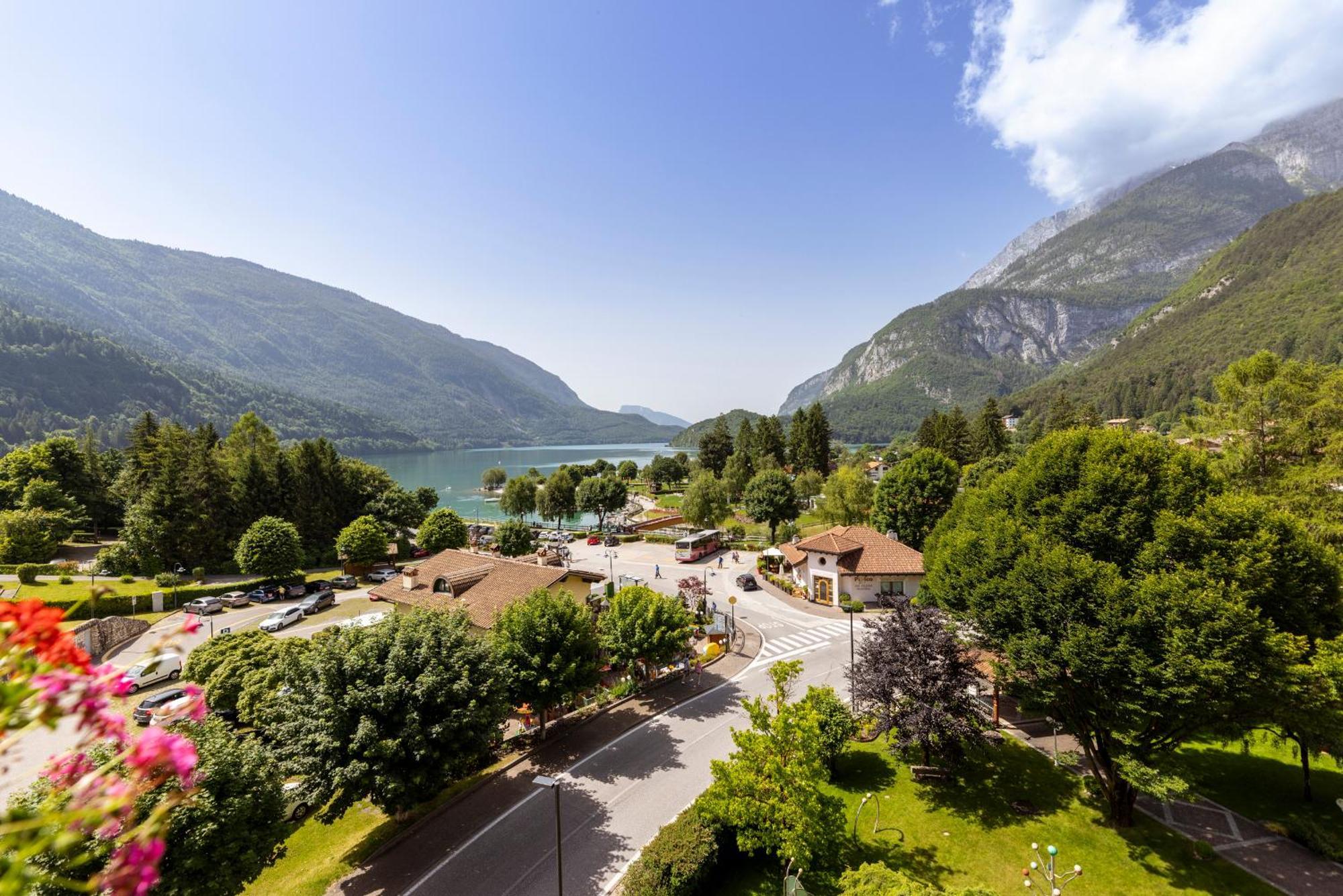 Lido Green&Slow Life Hotel Molveno Buitenkant foto