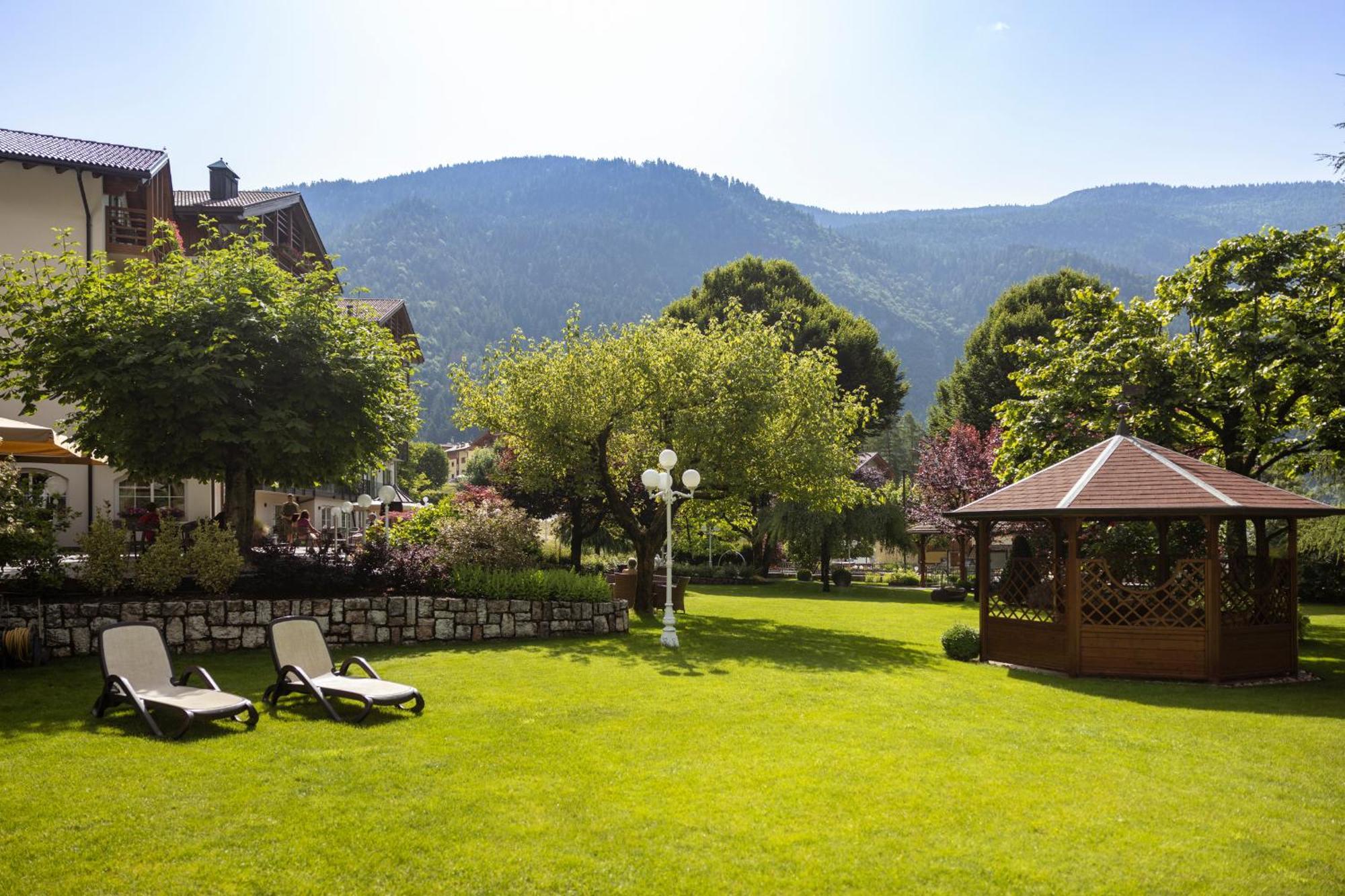 Lido Green&Slow Life Hotel Molveno Buitenkant foto